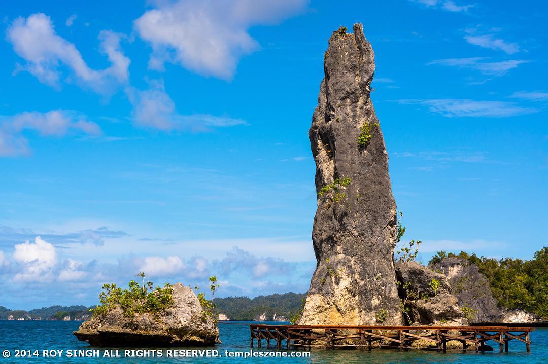 This was shot in Batu Pencil, Raja Ampat – Indinesia. In this area there are man…