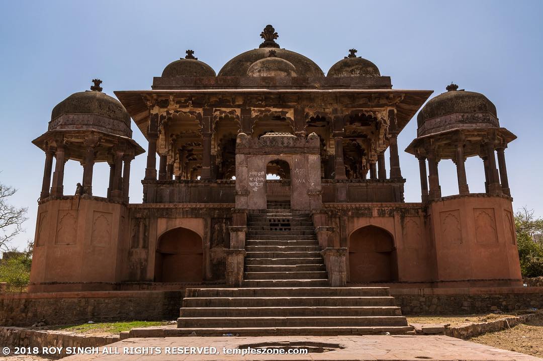 Ranthambore Fort lies within the Ranthambore National Park, near the town of Saw…