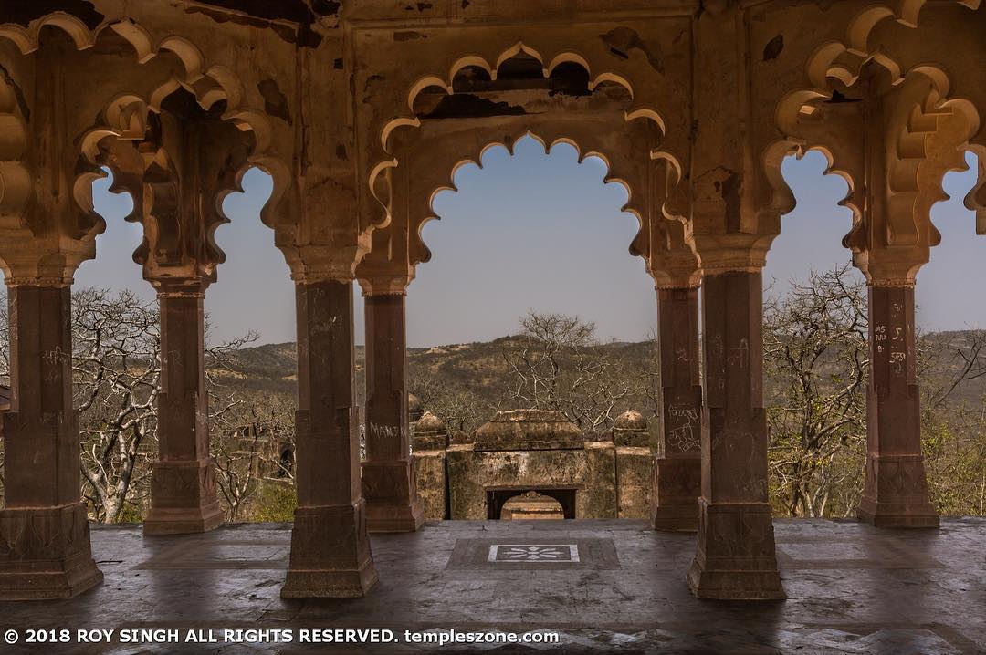 Ranthambore Fort lies within the Ranthambore National Park, near the town of Saw…