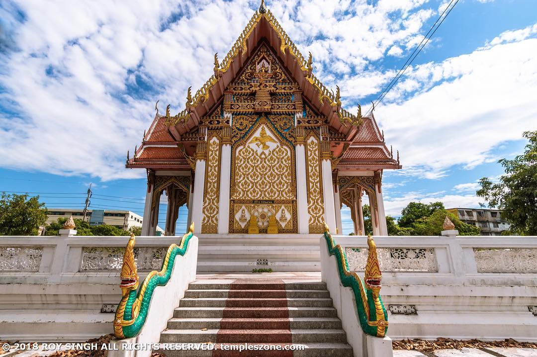 Wat Chong Nonsi in central Bangkok dates back to the late Ayutthaya period and i…