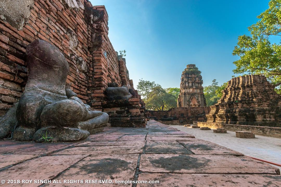 The Wat Mahathat Ayutthaya is located in the center of old Ayutthaya, between Ch…