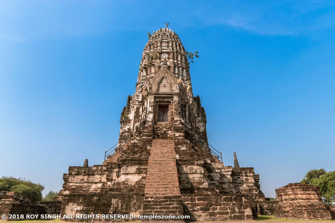 Wat Ratchaburana was founded in 1424 by King Borommarachathirat II of the Ayutth…