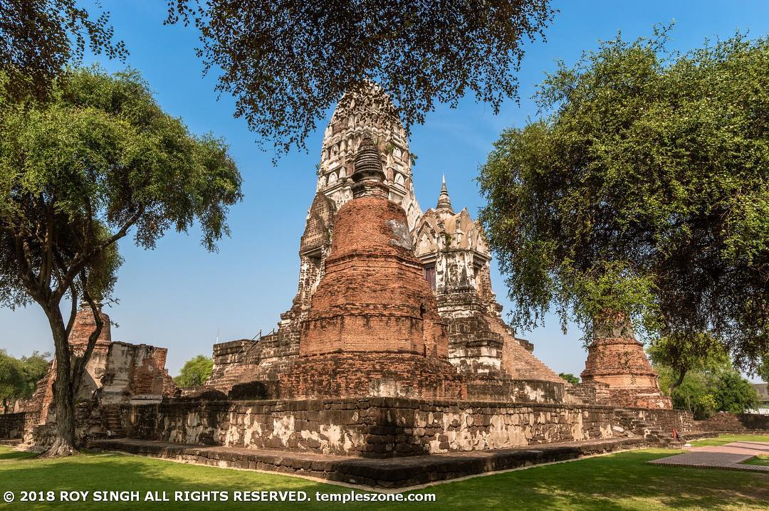 Wat Ratchaburana was founded in 1424 by King Borommarachathirat II of the Ayutth…