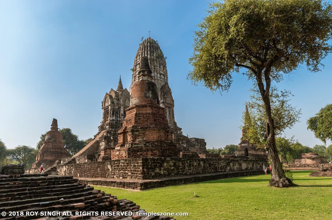 Wat Ratchaburana was founded in 1424 by King Borommarachathirat II of the Ayutth…