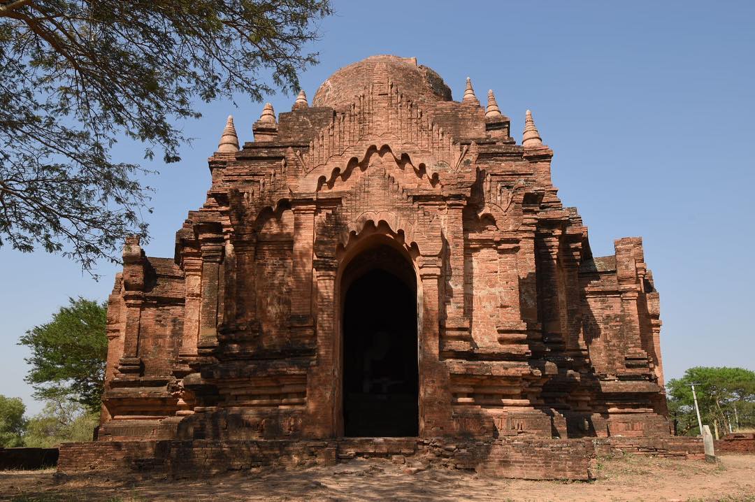 This picturesque temple called Einyakyaungngamyethna Temple is located within th…