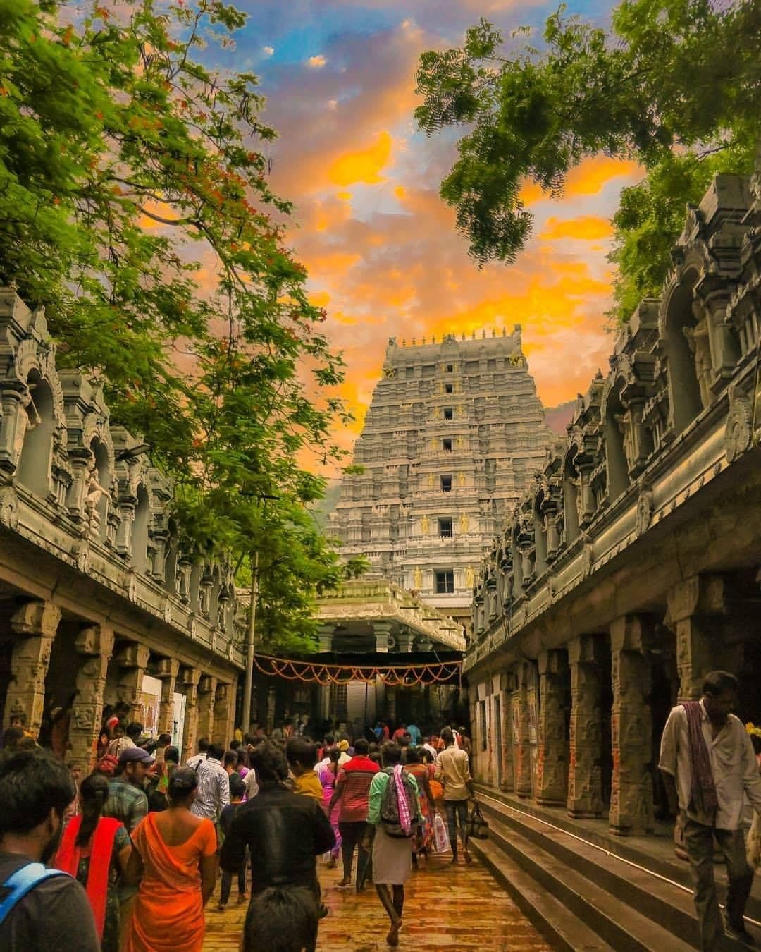 The temple of Lord Venkateswara was built by the Tamil king Thondaimaan. The Pal…