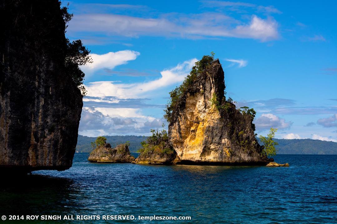 Kabui Bay in Raja Ampat, West Papua – Indonesia. #rajaampat #pianemo #gamislands…