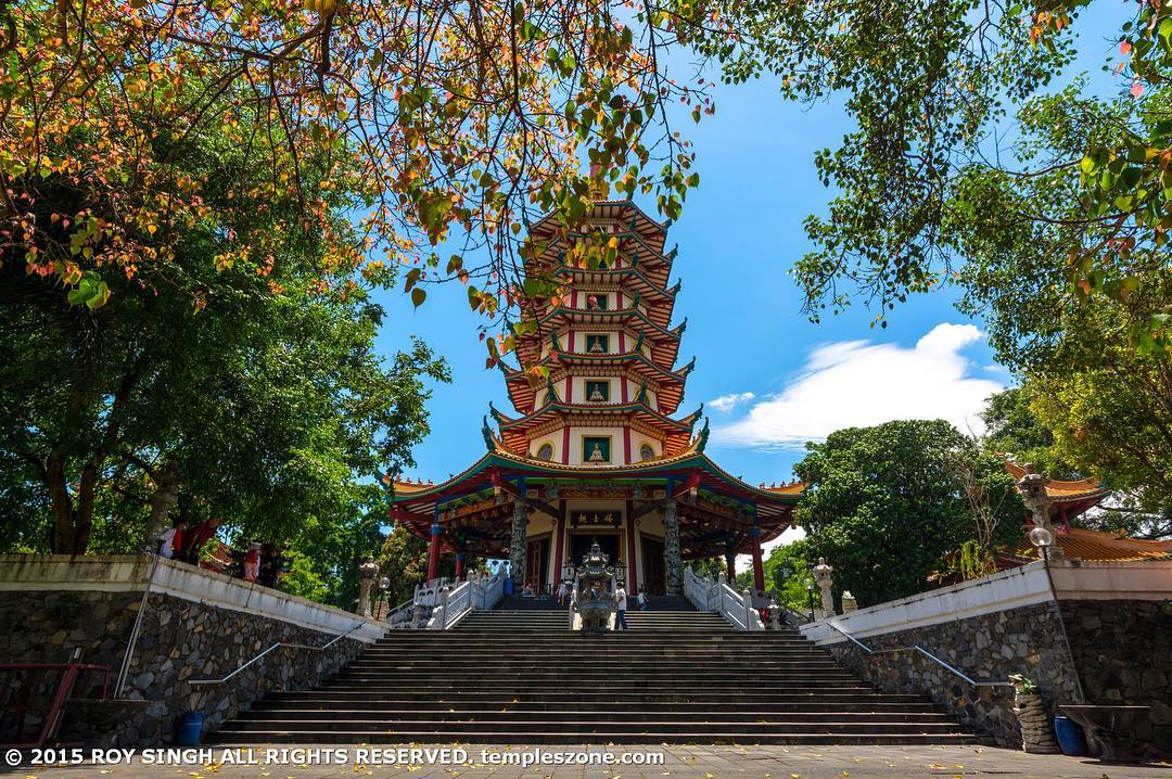 In Buddhagaya Watugong Vihara, Semarang, Central Java, Indonesia. #buddhagaya #s…