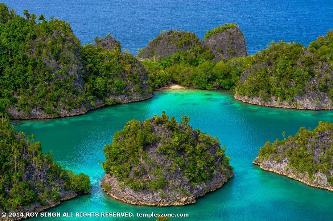 Pianemo Island in Raja Ampat, West Papua – Indonesia. #rajaampat #pianemo #gamis…